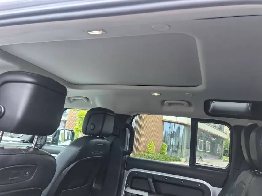 2020 Land Rover Defender 3.0T 400HP L6 8AT,autocango,china used car exporter,china ev exporter,chinese used car exporter,chinese used ev exporter