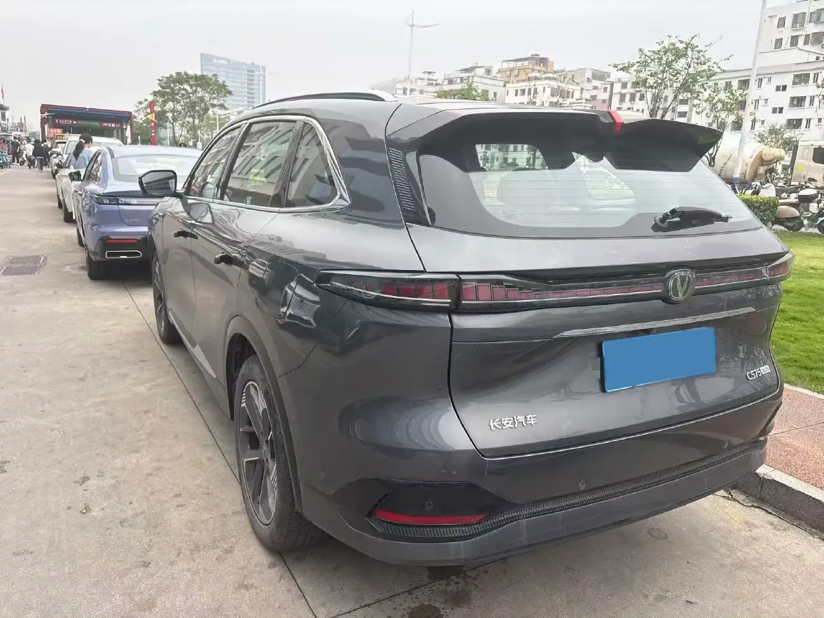 2025 ChangAn CS75 Plus 1.5T 192HP L4 8AT,autocango,china used car exporter,china ev exporter,chinese used car exporter,chinese used ev exporter