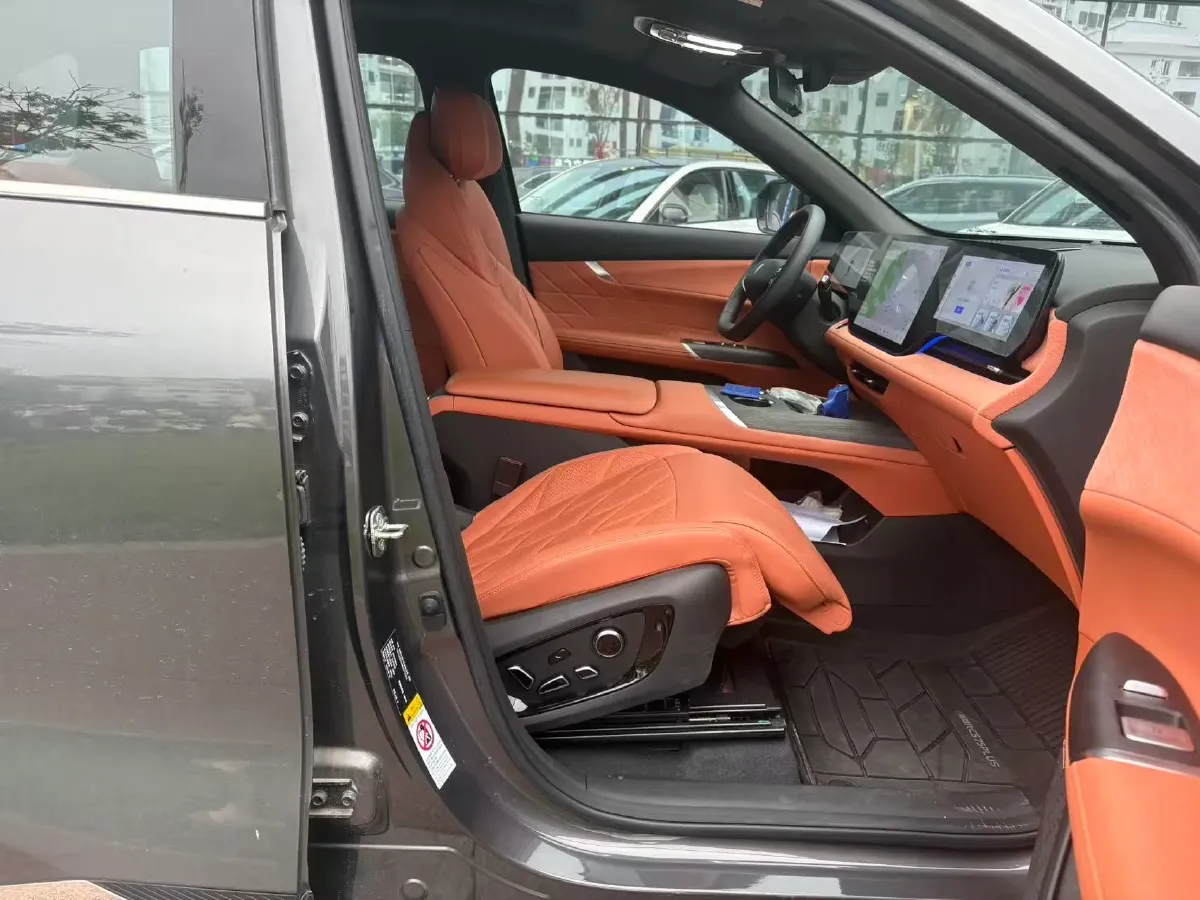 2025 ChangAn CS75 Plus 1.5T 192HP L4 8AT,autocango,china used car exporter,china ev exporter,chinese used car exporter,chinese used ev exporter
