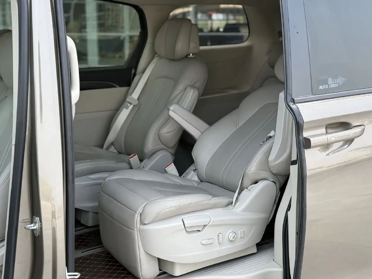 2021 Buick GL8 2.0T 237HP L4 9AT,autocango,china used car exporter,china ev exporter,chinese used car exporter,chinese used ev exporter