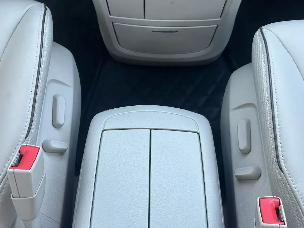 2022 Buick GL8 2.0T 237HP L4 9AT,autocango,china used car exporter,china ev exporter,chinese used car exporter,chinese used ev exporter
