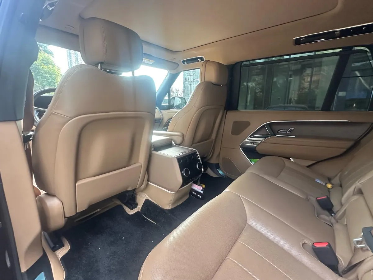 2025 Land Rover Range Rover 3.0T 400HP L6 8AT,autocango,china used car exporter,china ev exporter,chinese used car exporter,chinese used ev exporter