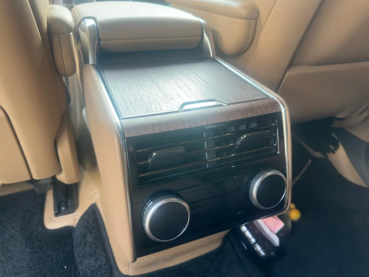 2025 Land Rover Range Rover 3.0T 400HP L6 8AT,autocango,china used car exporter,china ev exporter,chinese used car exporter,chinese used ev exporter