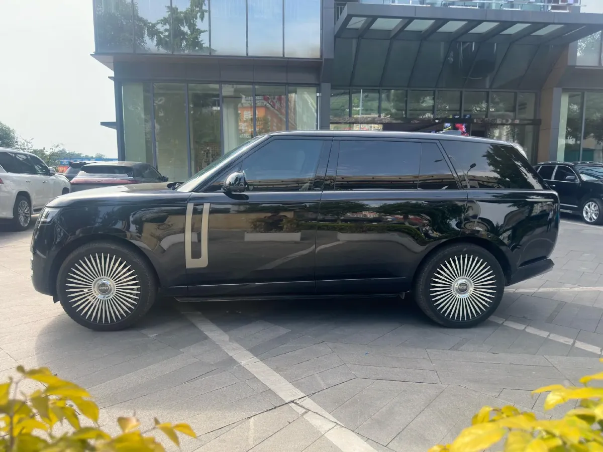 2025 Land Rover Range Rover 3.0T 400HP L6 8AT,autocango,china used car exporter,china ev exporter,chinese used car exporter,chinese used ev exporter