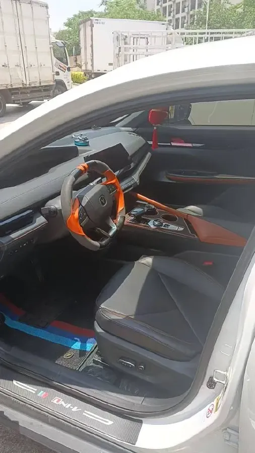 2023 ChangAn UNI-V iDD 1.5T 170HP L4 6TCT PHEV 18.4KWH,autocango,china used car exporter,china ev exporter,chinese used car exporter,chinese used ev exporter