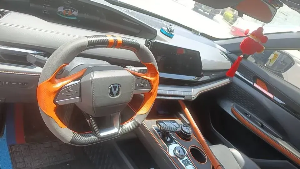 2023 ChangAn UNI-V iDD 1.5T 170HP L4 6TCT PHEV 18.4KWH,autocango,china used car exporter,china ev exporter,chinese used car exporter,chinese used ev exporter