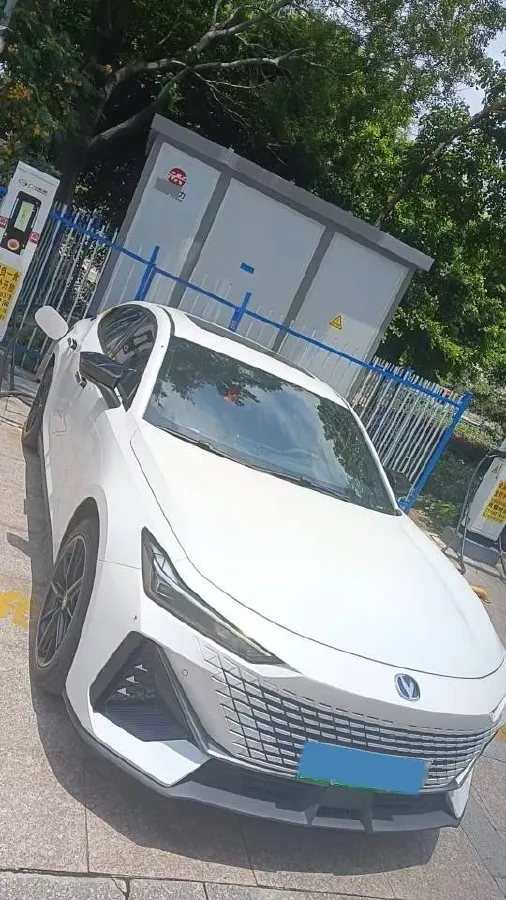 2023 ChangAn UNI-V iDD 1.5T 170HP L4 6TCT PHEV 18.4KWH,autocango,china used car exporter,china ev exporter,chinese used car exporter,chinese used ev exporter