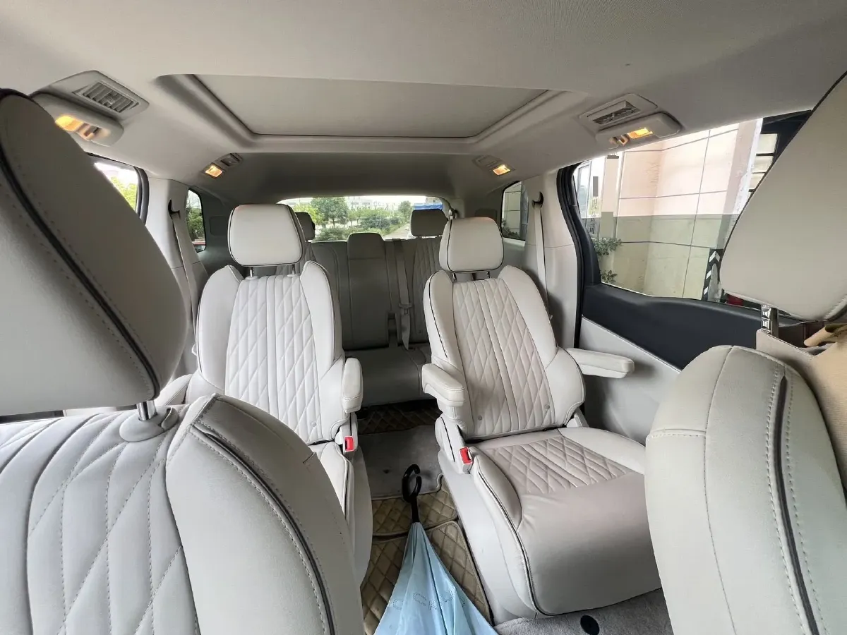2022 Buick GL8 2.0T 237HP L4 9AT,autocango,china used car exporter,china ev exporter,chinese used car exporter,chinese used ev exporter