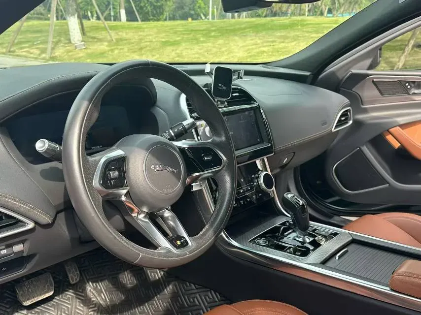 2021 Jaguar XEL 2.0T 250HP L4 8AT,autocango,china used car exporter,china ev exporter,chinese used car exporter,chinese used ev exporter