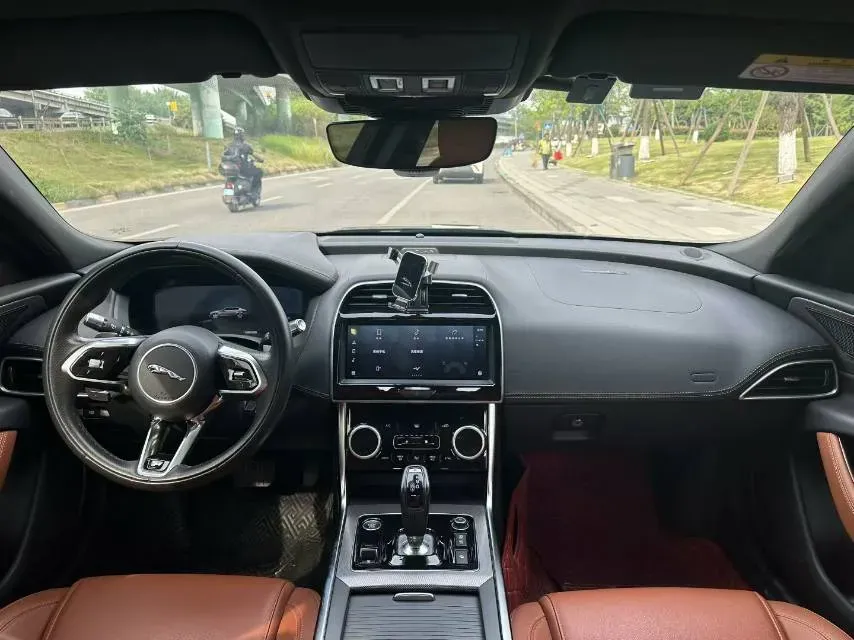 2021 Jaguar XEL 2.0T 250HP L4 8AT,autocango,china used car exporter,china ev exporter,chinese used car exporter,chinese used ev exporter