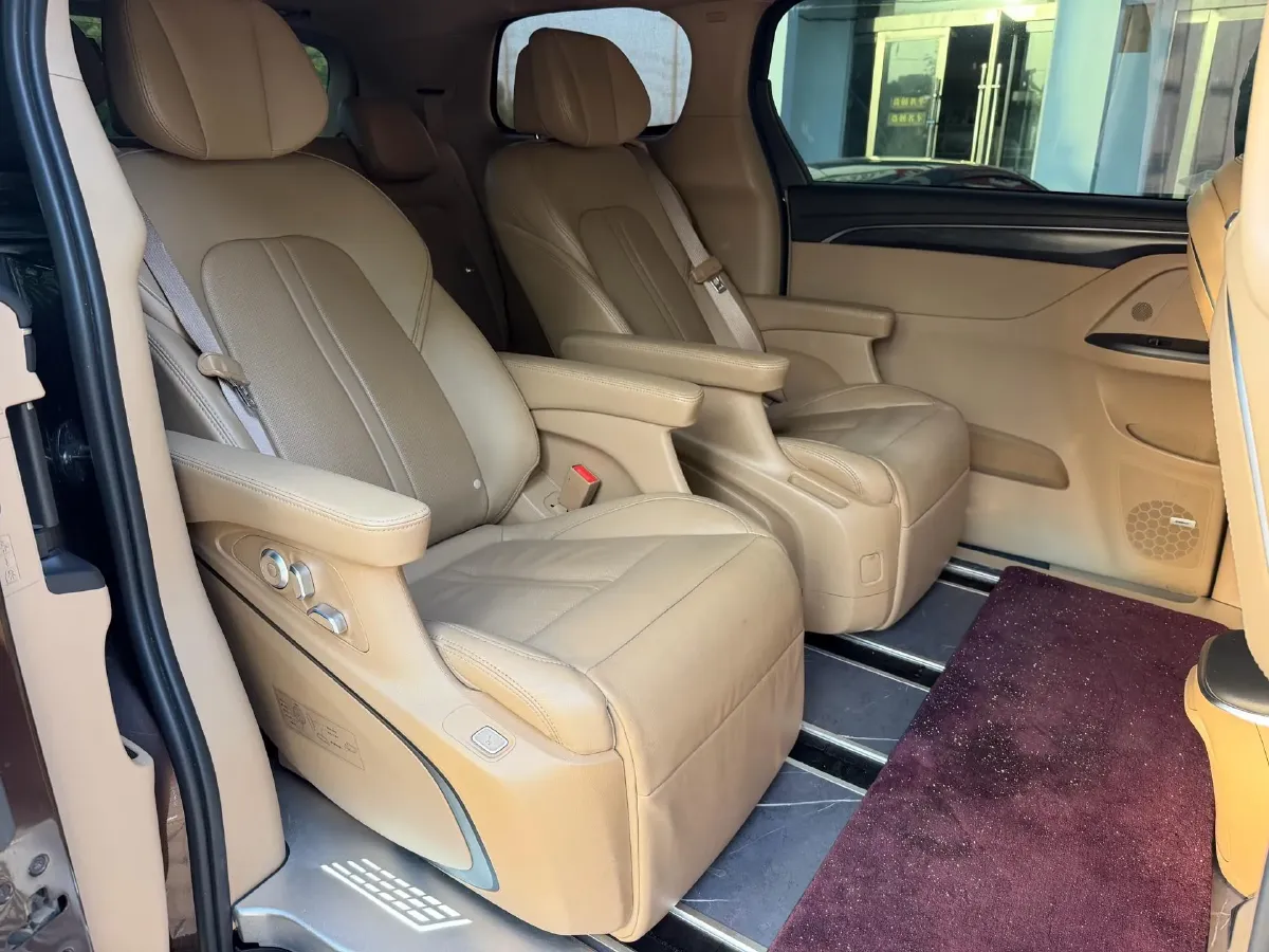 2021 Buick GL8 2.0T 237HP L4 9AT,autocango,china used car exporter,china ev exporter,chinese used car exporter,chinese used ev exporter