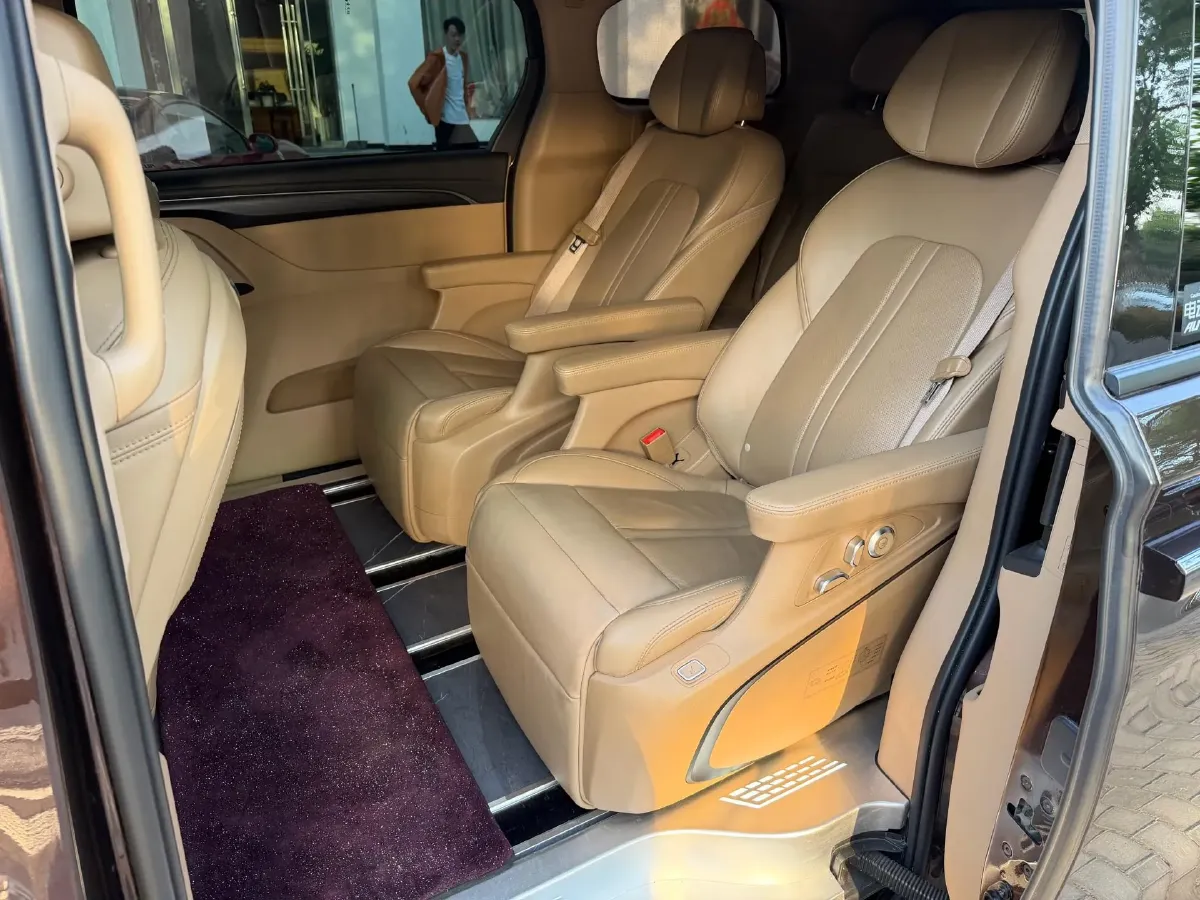 2021 Buick GL8 2.0T 237HP L4 9AT,autocango,china used car exporter,china ev exporter,chinese used car exporter,chinese used ev exporter