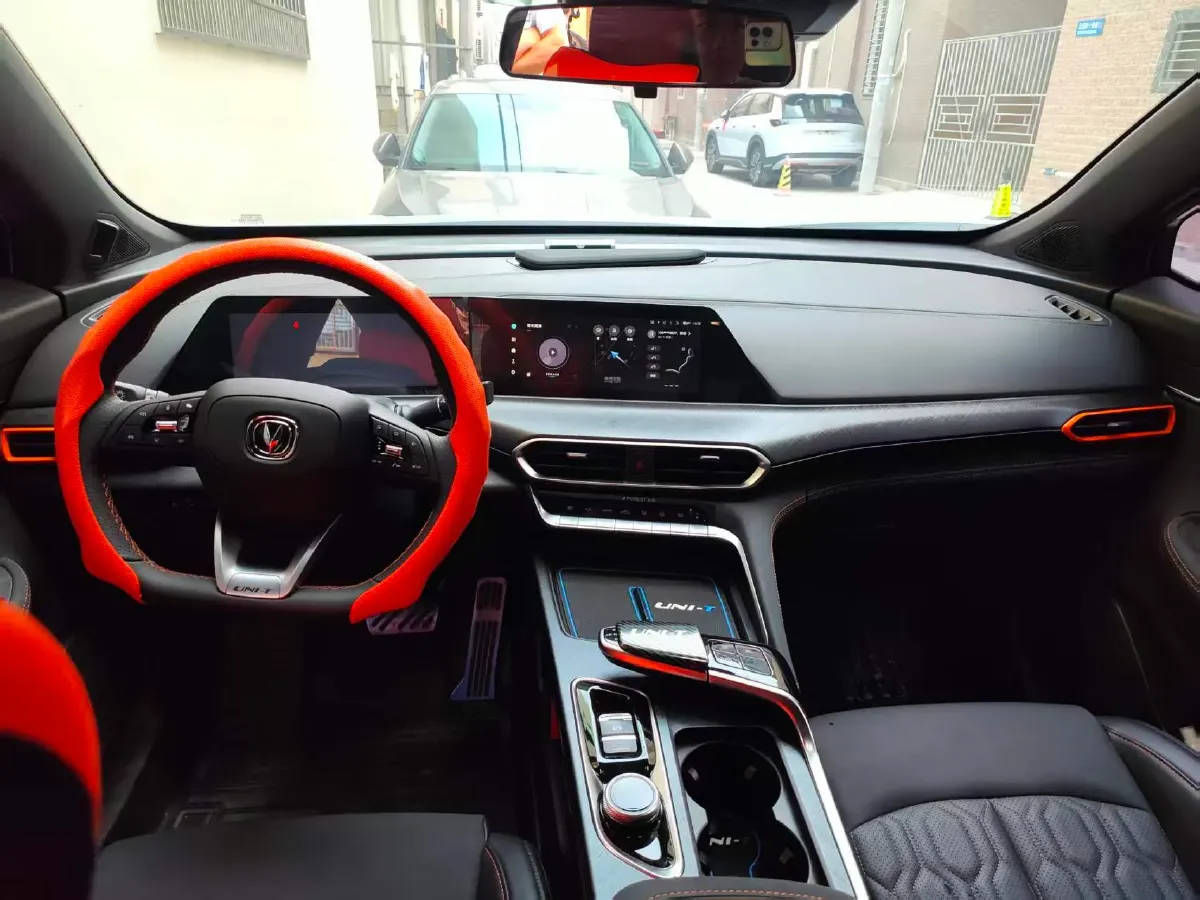 2022 ChangAn UNI-T 1.5T 188HP L4 7DCT,autocango,china used car exporter,china ev exporter,chinese used car exporter,chinese used ev exporter