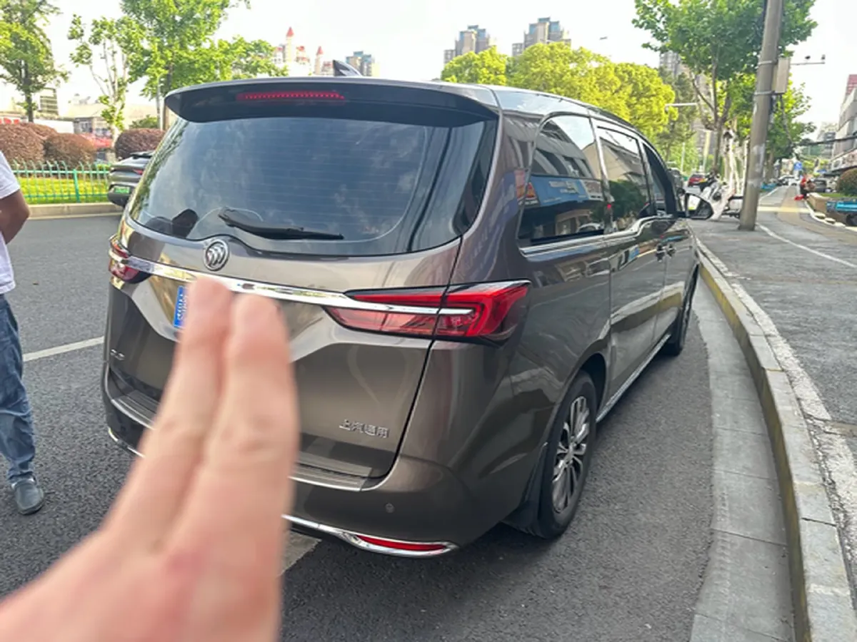 2023 Buick GL8 2.0T 237HP L4 9AT,autocango,china used car exporter,china ev exporter,chinese used car exporter,chinese used ev exporter