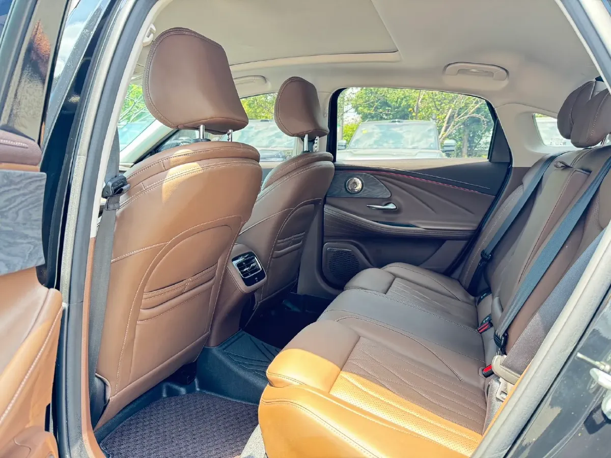 2025 Chery Arrizo 8 2.0T 254HP L4 7DCT,autocango,china used car exporter,china ev exporter,chinese used car exporter,chinese used ev exporter
