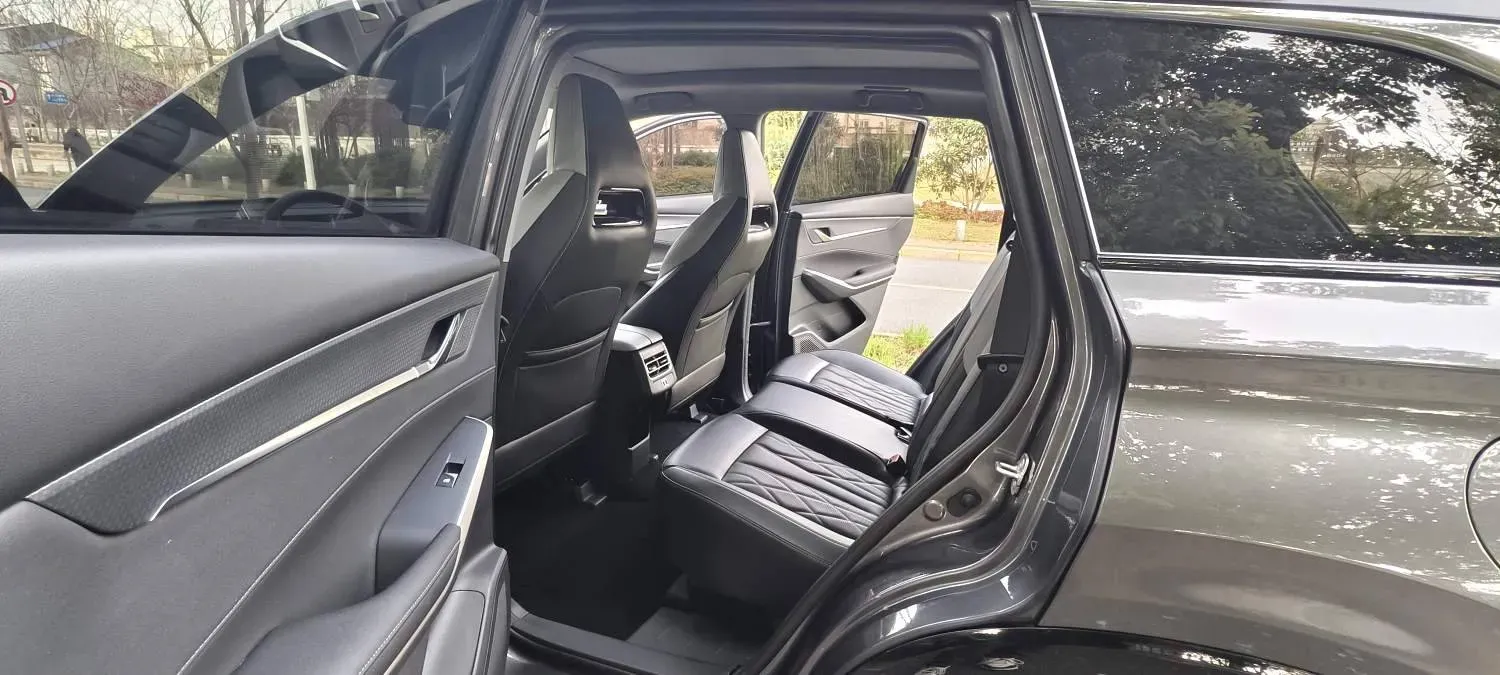 2024 ChangAn CS75 Plus 1.5T 188HP L4 8AT,autocango,china used car exporter,china ev exporter,chinese used car exporter,chinese used ev exporter