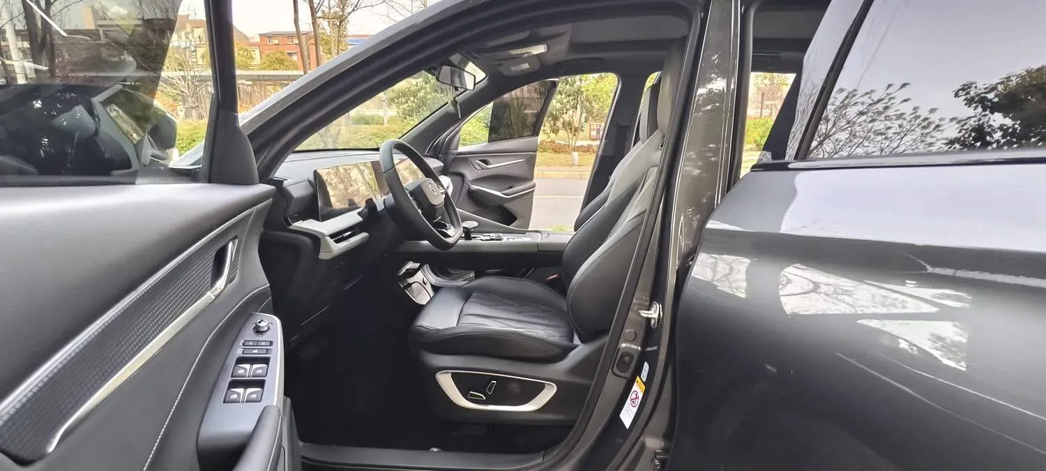 2024 ChangAn CS75 Plus 1.5T 188HP L4 8AT,autocango,china used car exporter,china ev exporter,chinese used car exporter,chinese used ev exporter