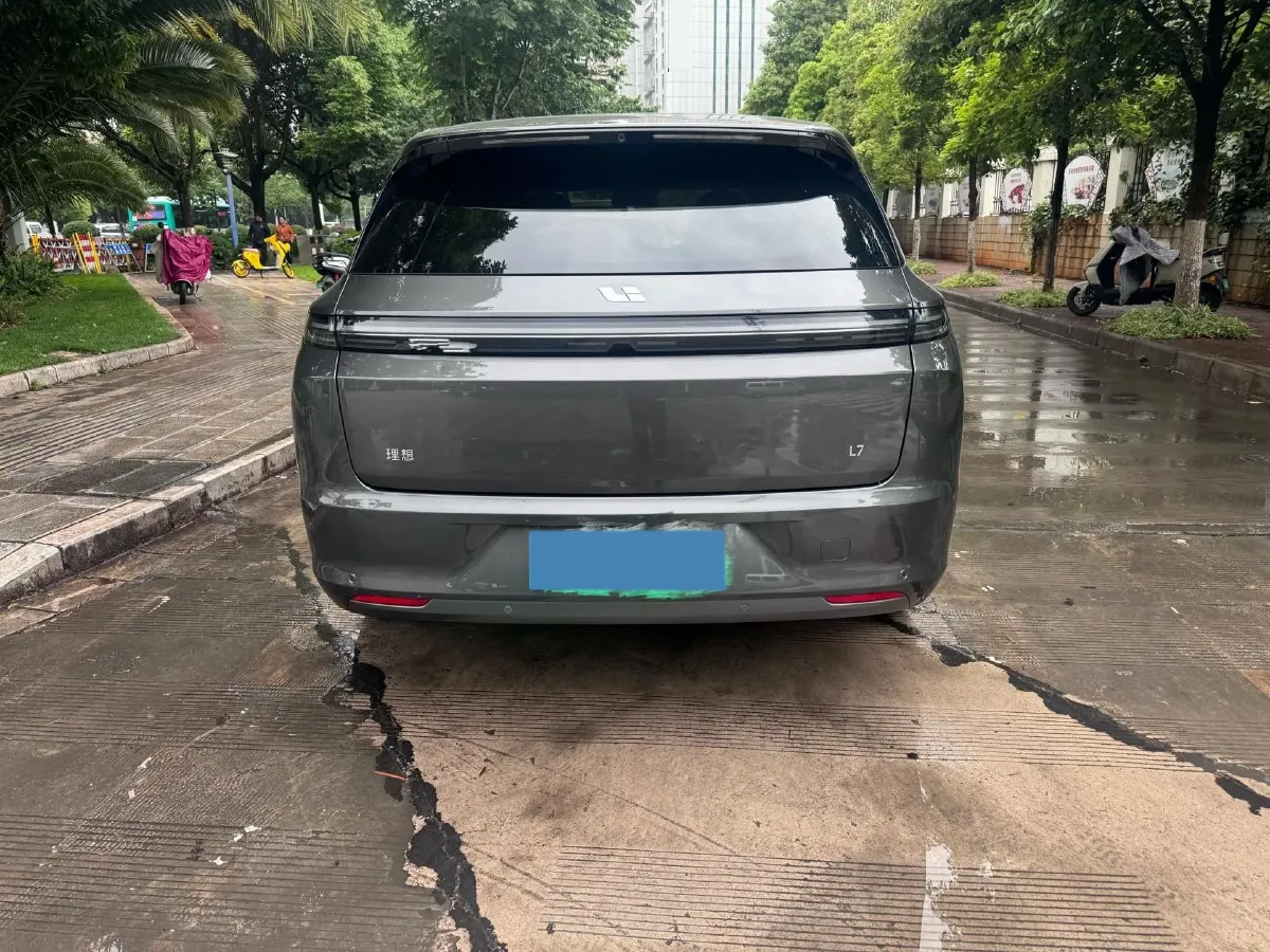 2023 Li L7 Range Extended 154HP REEV 40.9KWH,autocango,china used car exporter,china ev exporter,chinese used car exporter,chinese used ev exporter