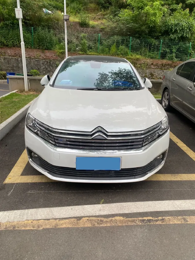 2021 Citroen C6 1.8T 211HP L4 8AT,autocango,china used car exporter,china ev exporter,chinese used car exporter,chinese used ev exporter