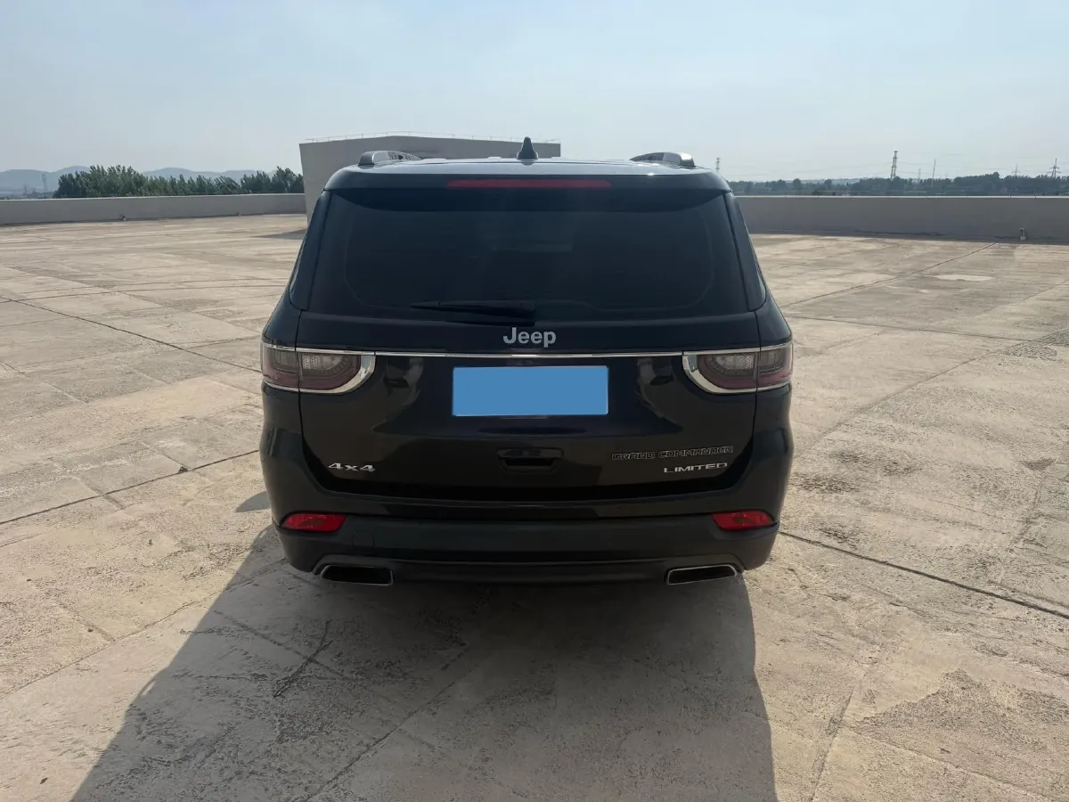 2018 Jeep Grand Commander 2.0T 265HP L4 9AT,autocango,china used car exporter,china ev exporter,chinese used car exporter,chinese used ev exporter