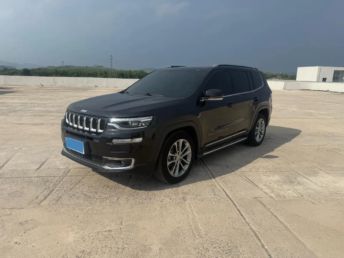 2018 Jeep Grand Commander 2.0T 265HP L4 9AT,autocango,china used car exporter,china ev exporter,chinese used car exporter,chinese used ev exporter