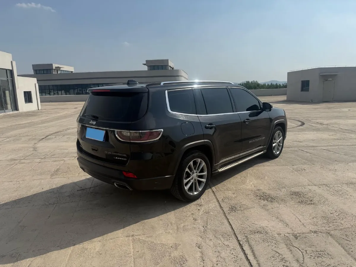 2018 Jeep Grand Commander 2.0T 265HP L4 9AT,autocango,china used car exporter,china ev exporter,chinese used car exporter,chinese used ev exporter