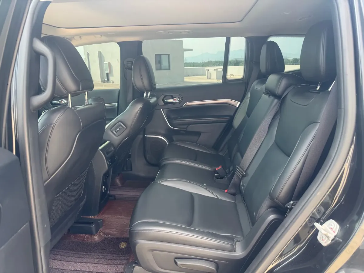 2018 Jeep Grand Commander 2.0T 265HP L4 9AT,autocango,china used car exporter,china ev exporter,chinese used car exporter,chinese used ev exporter