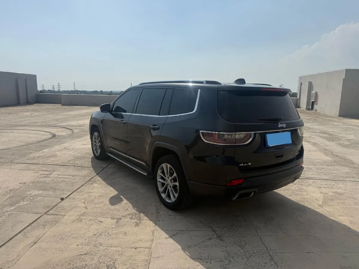 2018 Jeep Grand Commander 2.0T 265HP L4 9AT,autocango,china used car exporter,china ev exporter,chinese used car exporter,chinese used ev exporter
