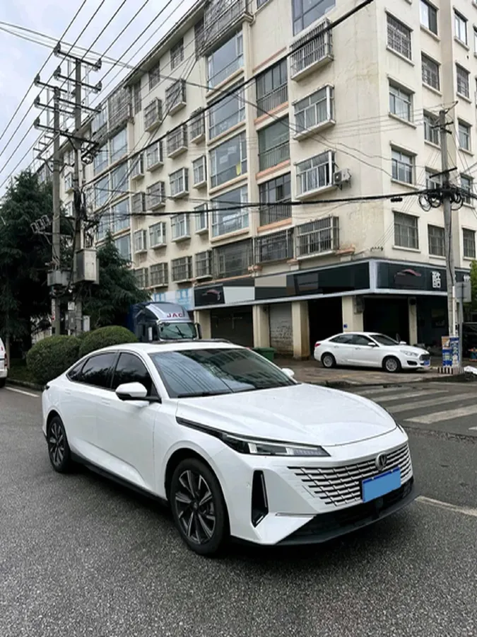 2023 ChangAn Lamore 1.5T 170HP L4 7DCT,autocango,china used car exporter,china ev exporter,chinese used car exporter,chinese used ev exporter