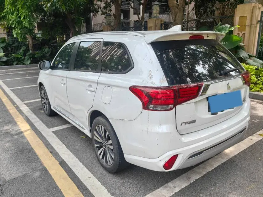2021 Mitsubishi Outlander 2.0L 166HP L4 CVT,autocango,china used car exporter,china ev exporter,chinese used car exporter,chinese used ev exporter