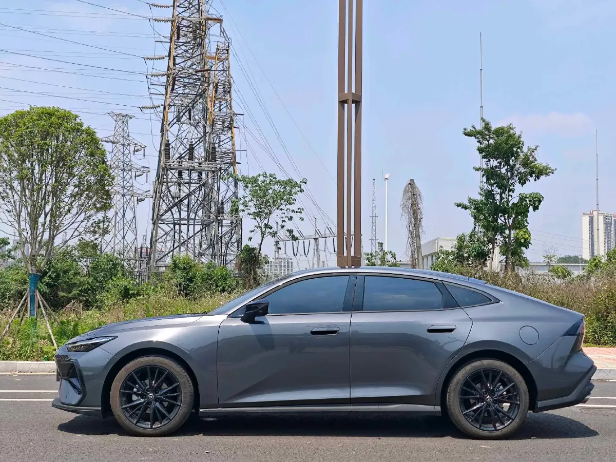 2025 ChangAn UNI-V 1.5T 192HP L4 7DCT,autocango,china used car exporter,china ev exporter,chinese used car exporter,chinese used ev exporter