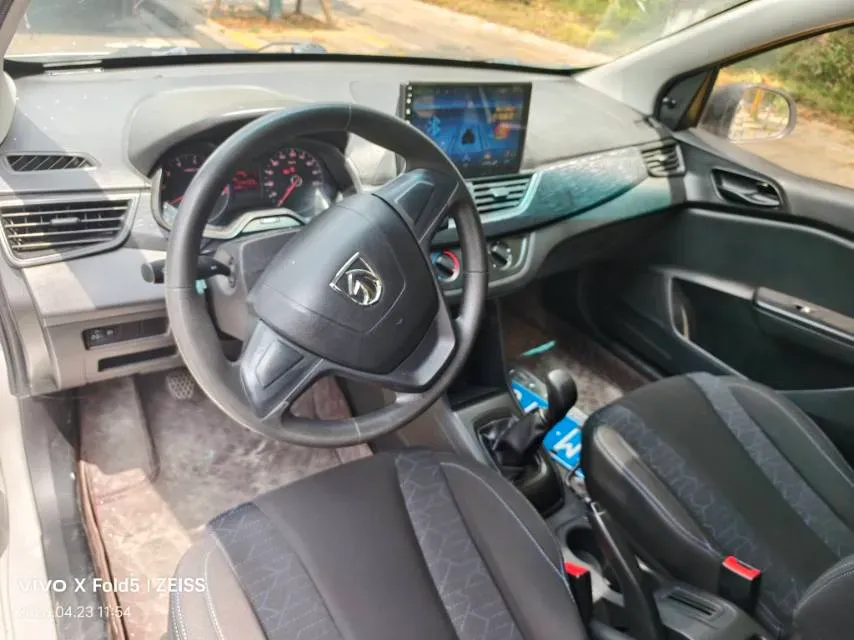2016 BaoJun 310 1.2L 82HP L4 5MT,autocango,china used car exporter,china ev exporter,chinese used car exporter,chinese used ev exporter