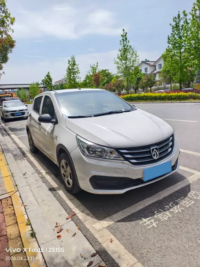 2016 BaoJun 310 1.2L 82HP L4 5MT,autocango,china used car exporter,china ev exporter,chinese used car exporter,chinese used ev exporter