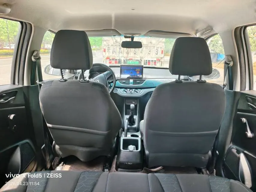 2016 BaoJun 310 1.2L 82HP L4 5MT,autocango,china used car exporter,china ev exporter,chinese used car exporter,chinese used ev exporter