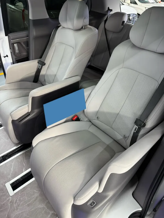 2025 Buick GL8 2.0T 237HP L4 9AT,autocango,china used car exporter,china ev exporter,chinese used car exporter,chinese used ev exporter