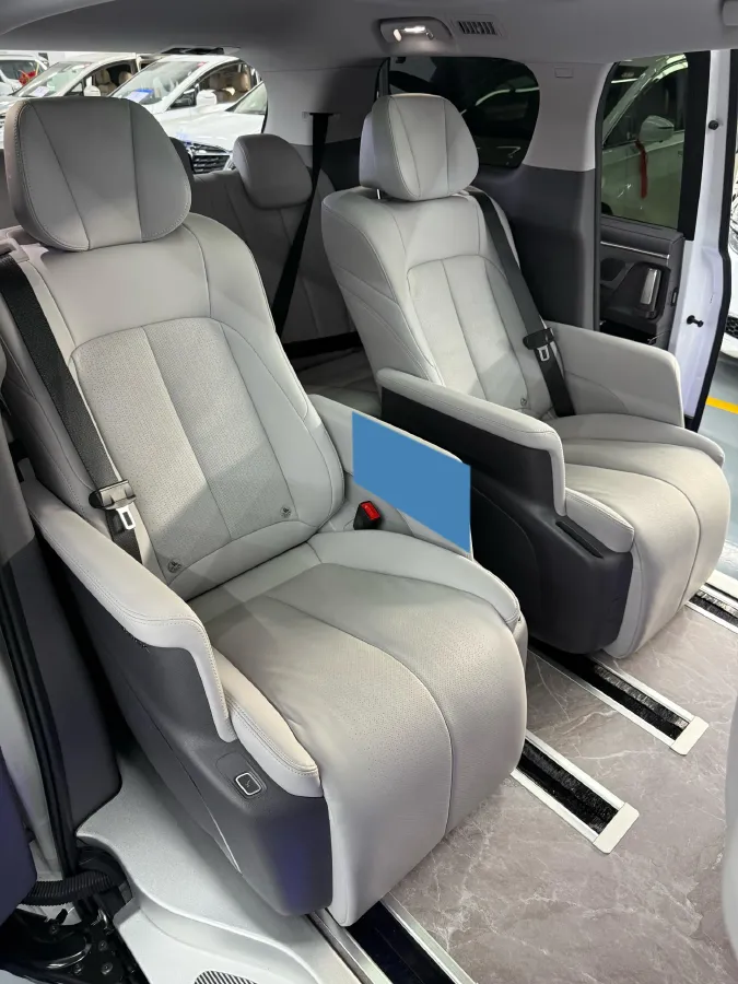 2025 Buick GL8 2.0T 237HP L4 9AT,autocango,china used car exporter,china ev exporter,chinese used car exporter,chinese used ev exporter