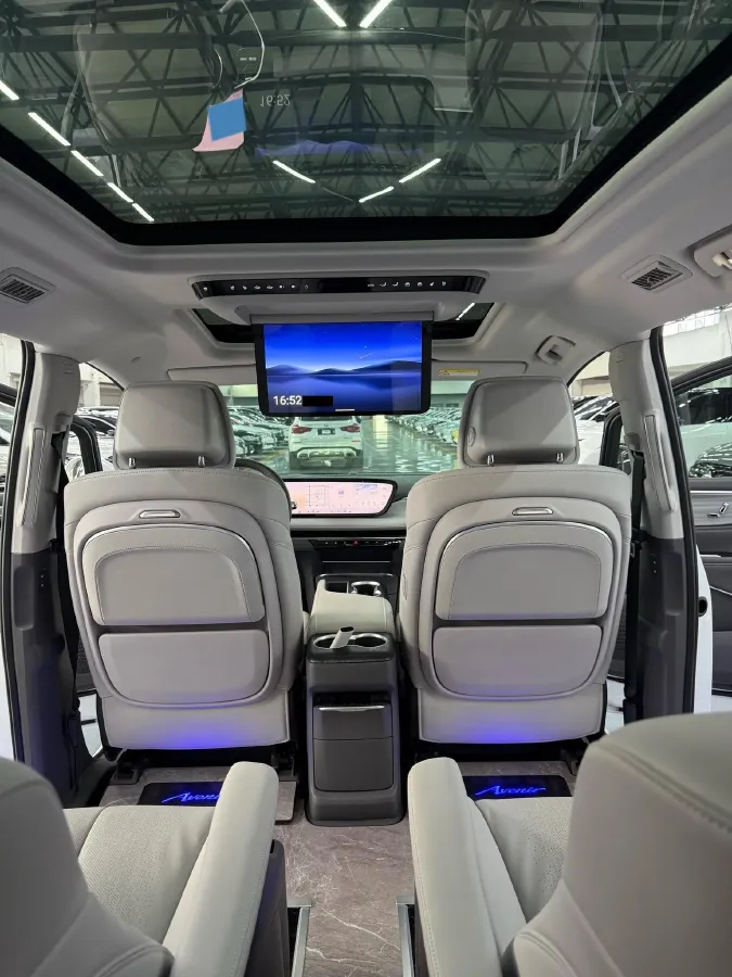 2025 Buick GL8 2.0T 237HP L4 9AT,autocango,china used car exporter,china ev exporter,chinese used car exporter,chinese used ev exporter