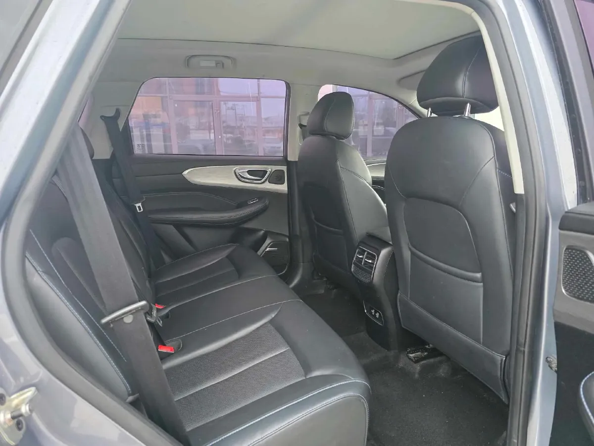 2021 Roewe RX5 1.5T 169HP L4 AMT PHEV 11.1KWH,autocango,china used car exporter,china ev exporter,chinese used car exporter,chinese used ev exporter