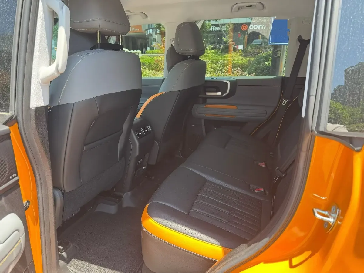 2024 Beijing BJ40 2.0T 245HP L4 8AT,autocango,china used car exporter,china ev exporter,chinese used car exporter,chinese used ev exporter