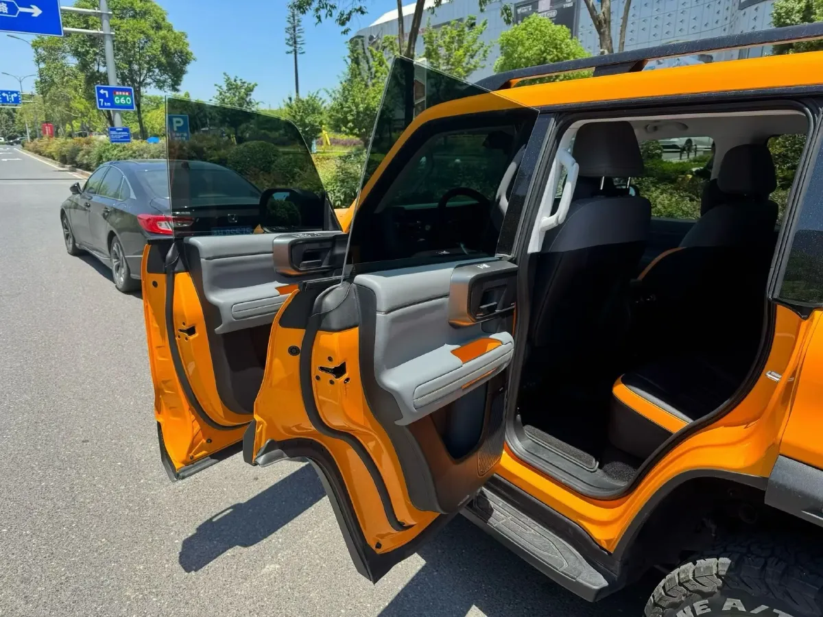 2024 Beijing BJ40 2.0T 245HP L4 8AT,autocango,china used car exporter,china ev exporter,chinese used car exporter,chinese used ev exporter