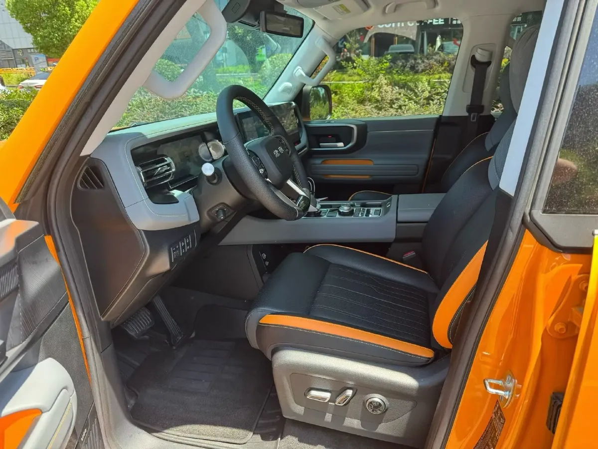 2024 Beijing BJ40 2.0T 245HP L4 8AT,autocango,china used car exporter,china ev exporter,chinese used car exporter,chinese used ev exporter