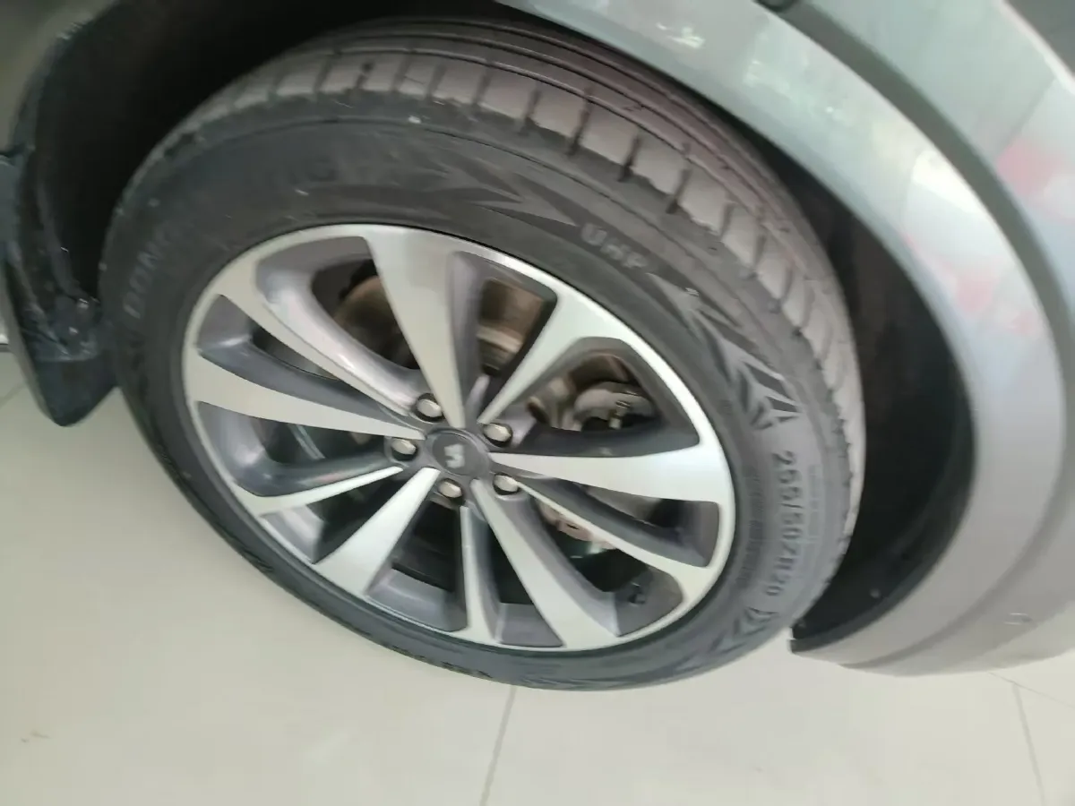2020 Li ONE Range Extended 131HP REEV 40.5KWH,autocango,china used car exporter,china ev exporter,chinese used car exporter,chinese used ev exporter