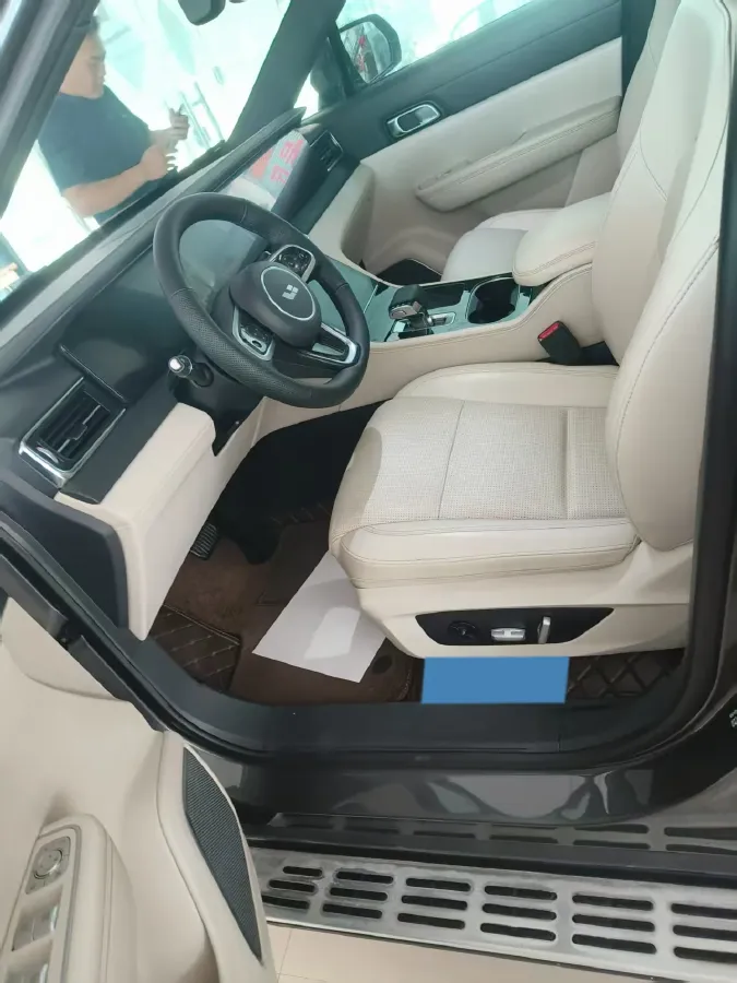 2020 Li ONE Range Extended 131HP REEV 40.5KWH,autocango,china used car exporter,china ev exporter,chinese used car exporter,chinese used ev exporter