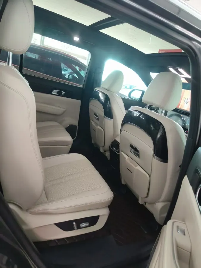 2020 Li ONE Range Extended 131HP REEV 40.5KWH,autocango,china used car exporter,china ev exporter,chinese used car exporter,chinese used ev exporter
