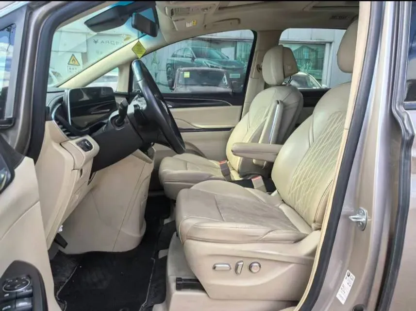 2022 Buick GL8 2.0T 237HP L4 9AT,autocango,china used car exporter,china ev exporter,chinese used car exporter,chinese used ev exporter