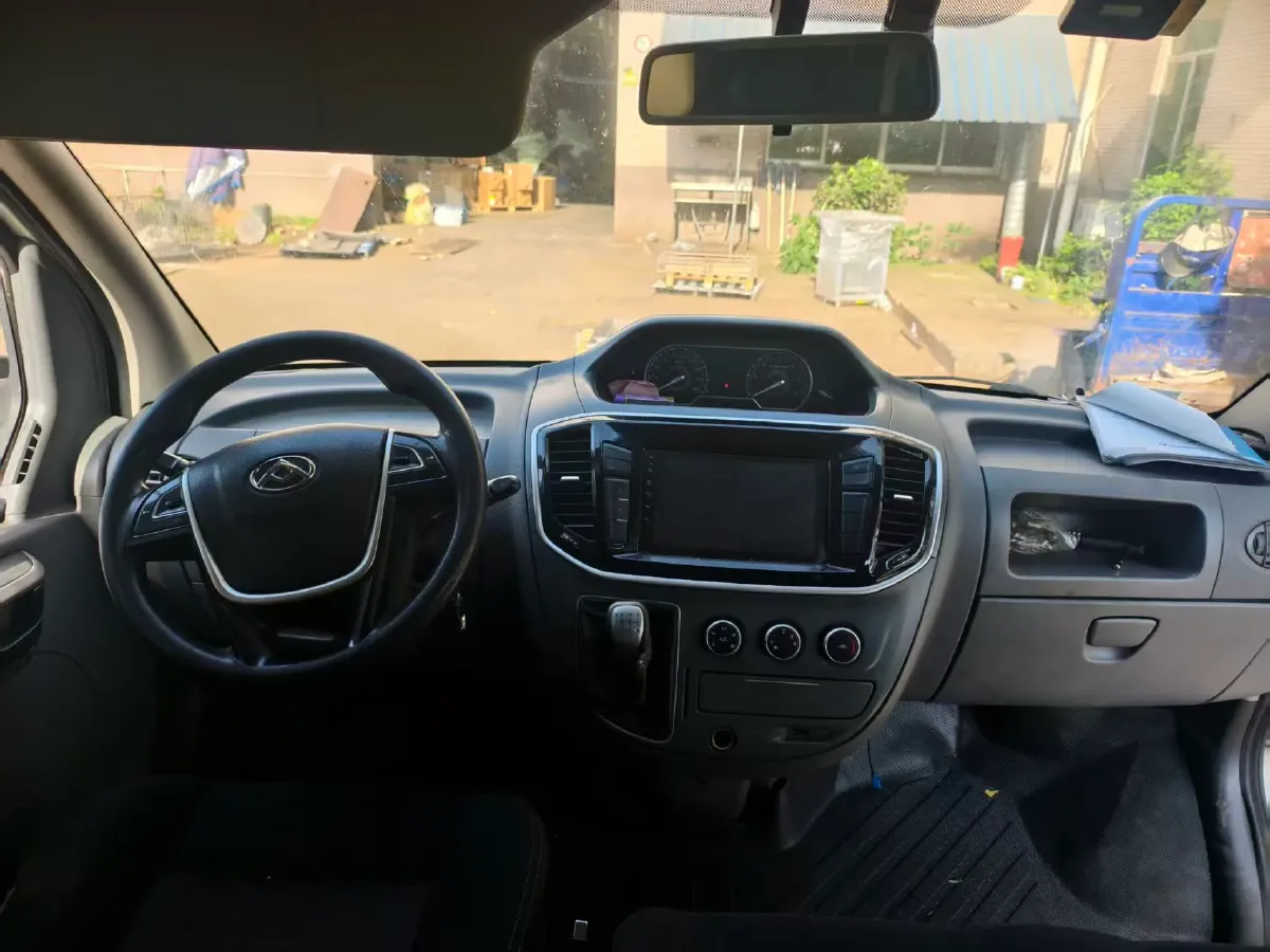 2021 MAXUS XinTu V80 2.0T 127HP L4 6MT,autocango,china used car exporter,china ev exporter,chinese used car exporter,chinese used ev exporter