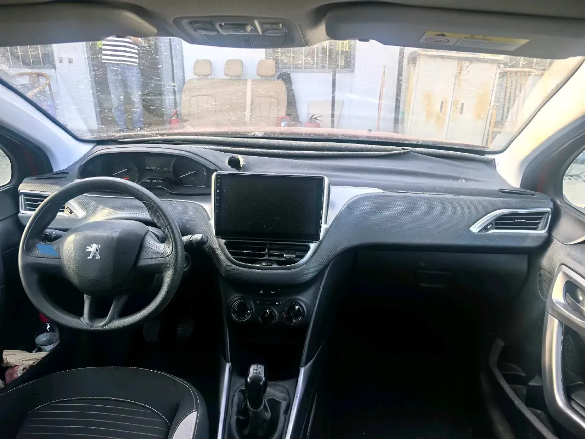 2018 Peugeot 2008 1.6L 117HP L4 5MT,autocango,china used car exporter,china ev exporter,chinese used car exporter,chinese used ev exporter