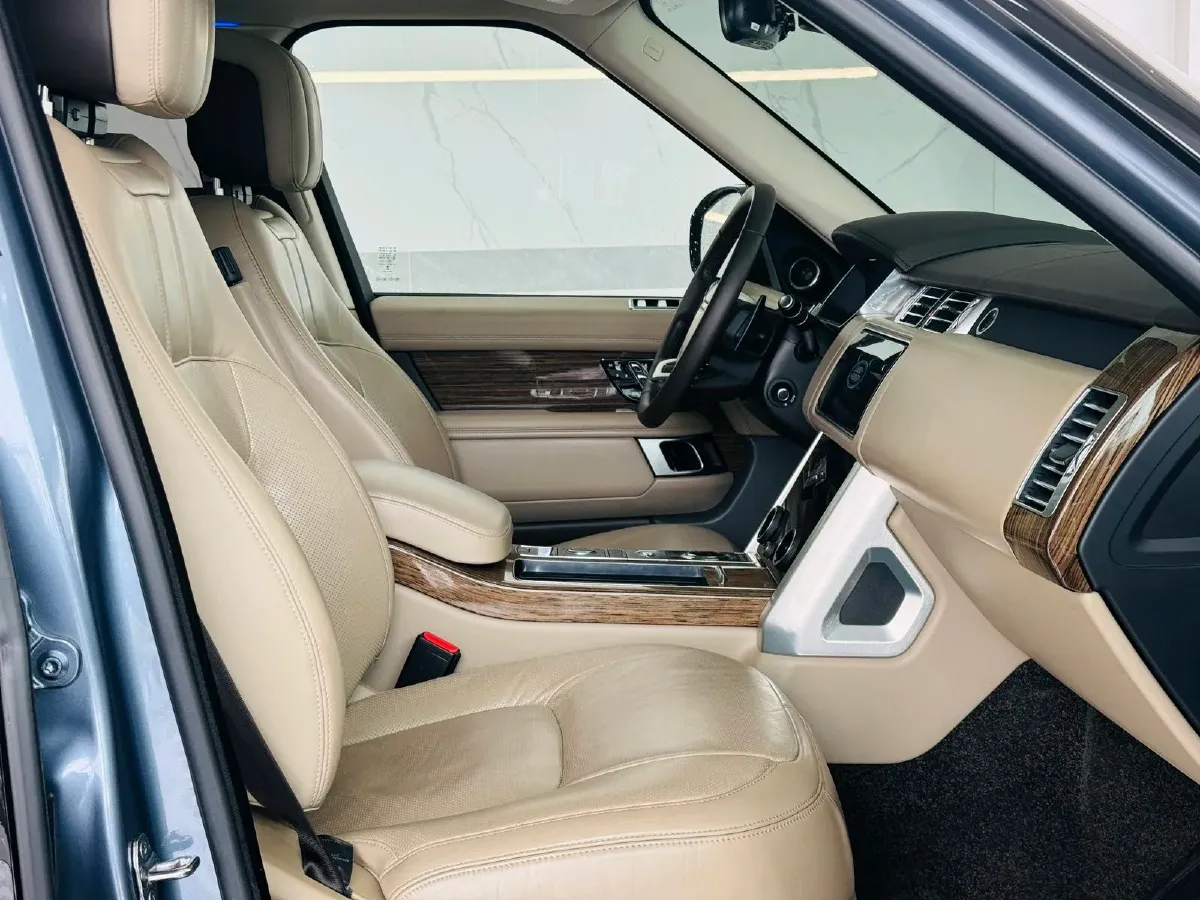 2018 Land Rover Range Rover Evoque 2.0T 241HP L4 9AT,autocango,china used car exporter,china ev exporter,chinese used car exporter,chinese used ev exporter