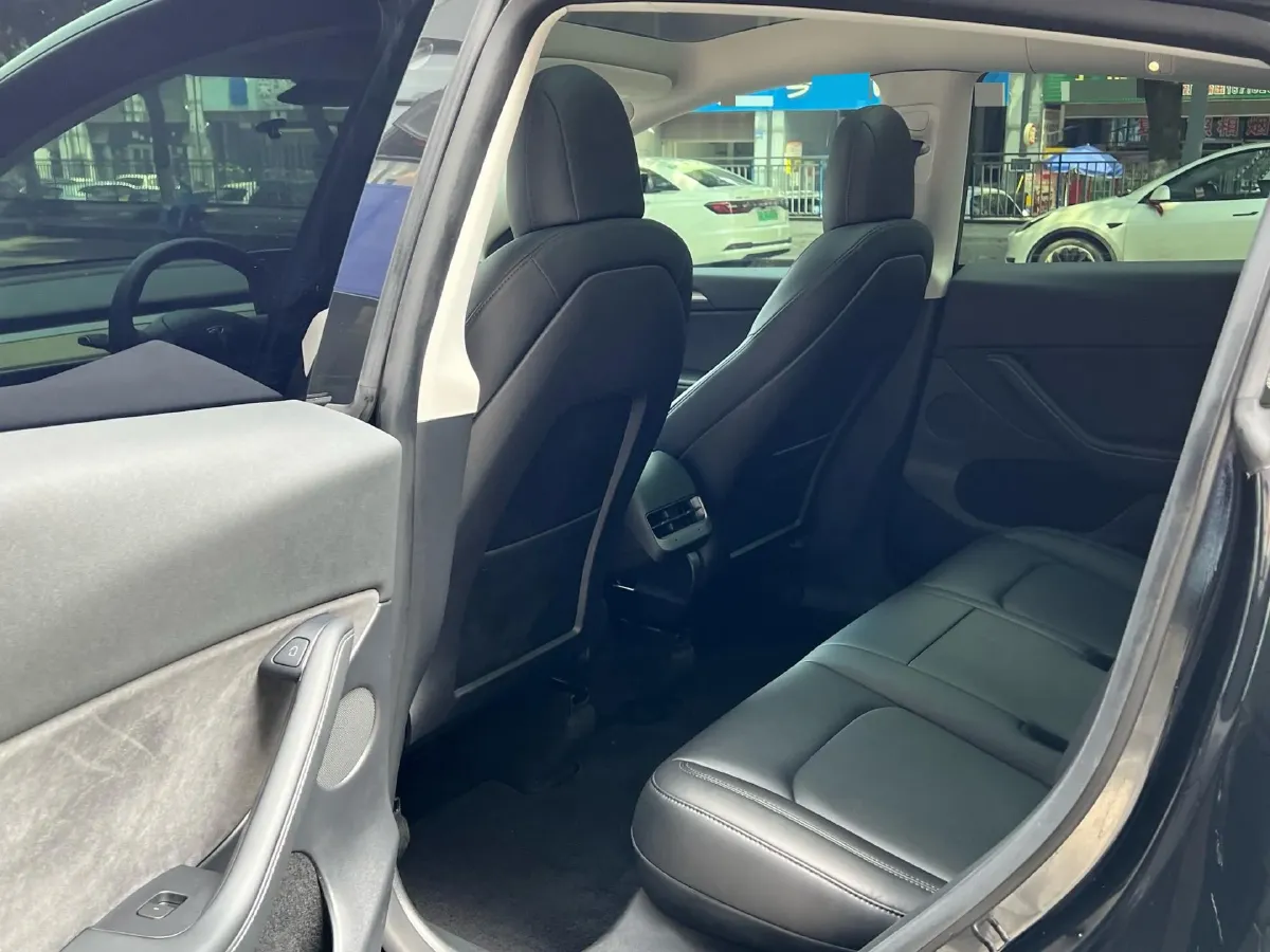 2022 Tesla Model Y BEV 60KWH,autocango,china used car exporter,china ev exporter,chinese used car exporter,chinese used ev exporter