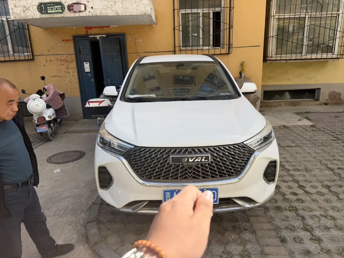 2022 ChangAn Oshan X7 Plus 1.5T 170HP L4 6MT,autocango,china used car exporter,china ev exporter,chinese used car exporter,chinese used ev exporter